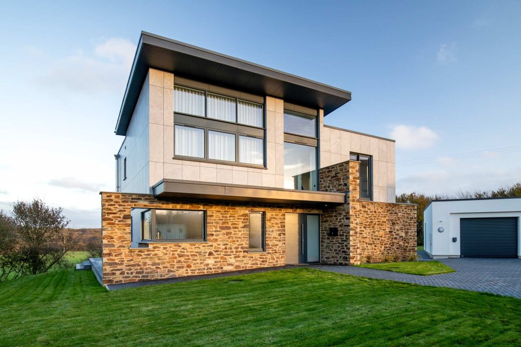 Edith Walk Bude Cornwall residential architecture by James Thompson - Best Small New Housing Development winner and Facade Awards UK 2023 shortlisted for Porcelanosa